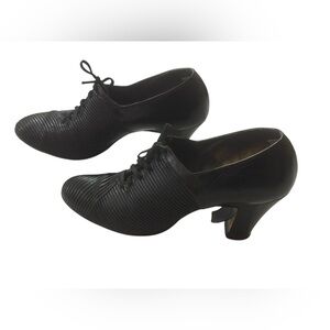 Vintage peacock shoes, black leather, Oxford Heels Denver Dry Goods Co Womens